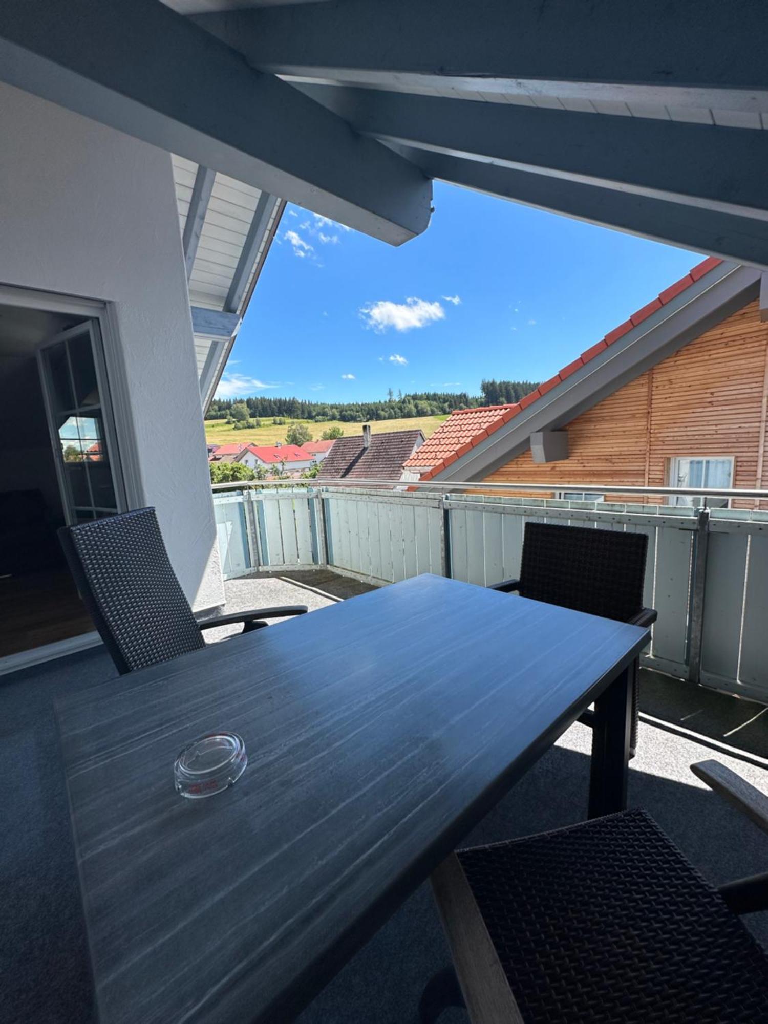 Landgasthaus Zum Kreuz Gbr Isny im Allgau Bagian luar foto